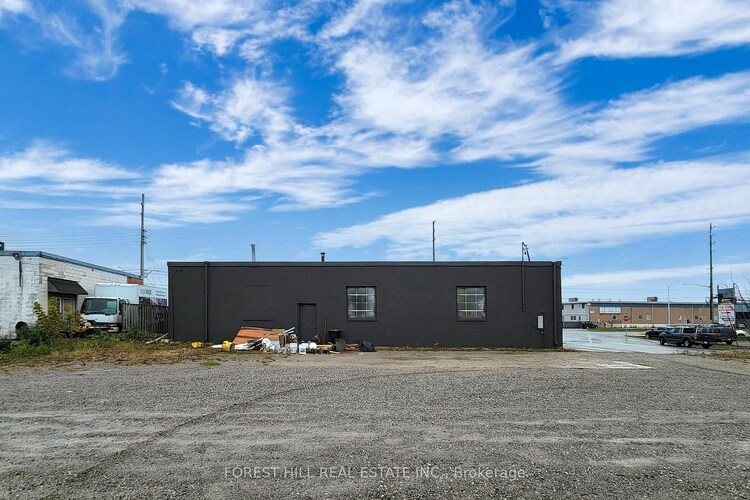 1502 Speers Road, Oakville, ON, 1014 - QE Queen Elizabeth