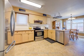 25 Lynnvalley Crescent, Waterloo, ON