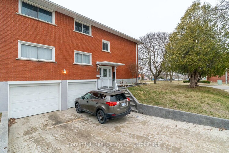 35 Shaftsbury Drive, Kitchener, ON, 