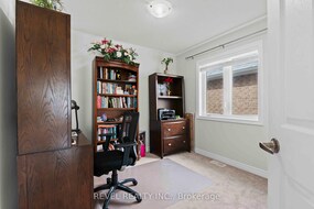 212 Barnett Drive, Dufferin, ON