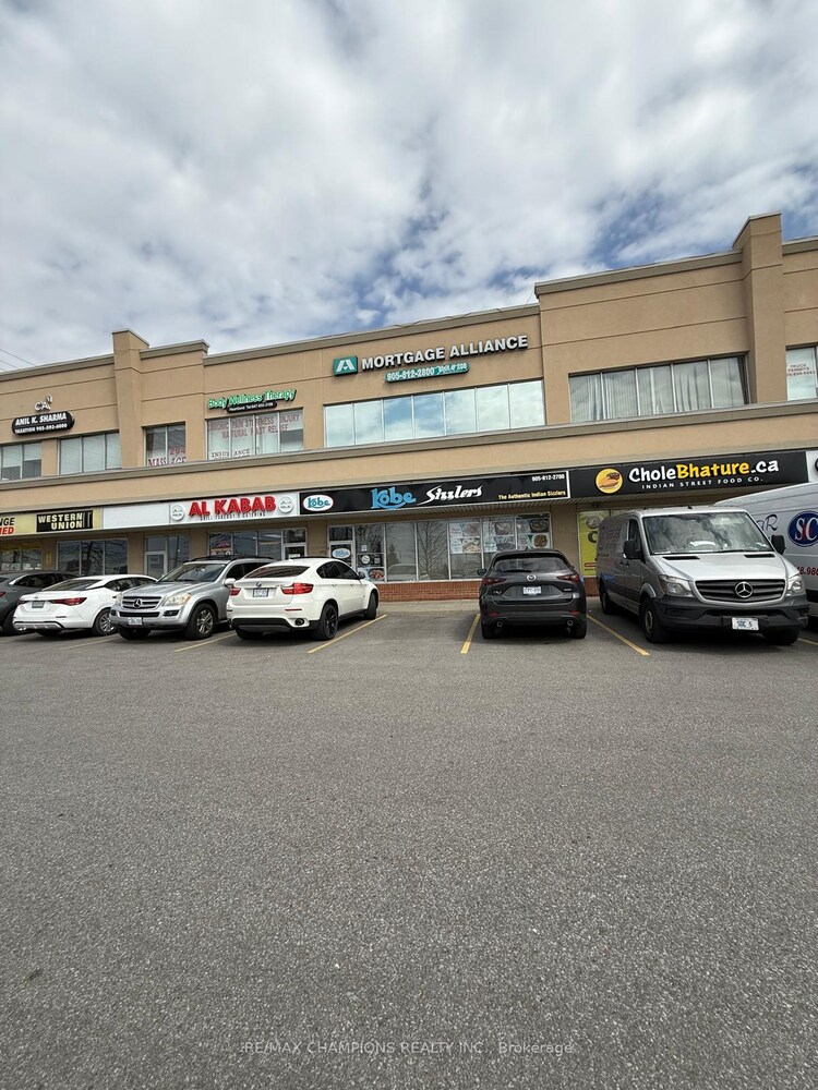 808 Britannia Road W, Mississauga, ON, East Credit