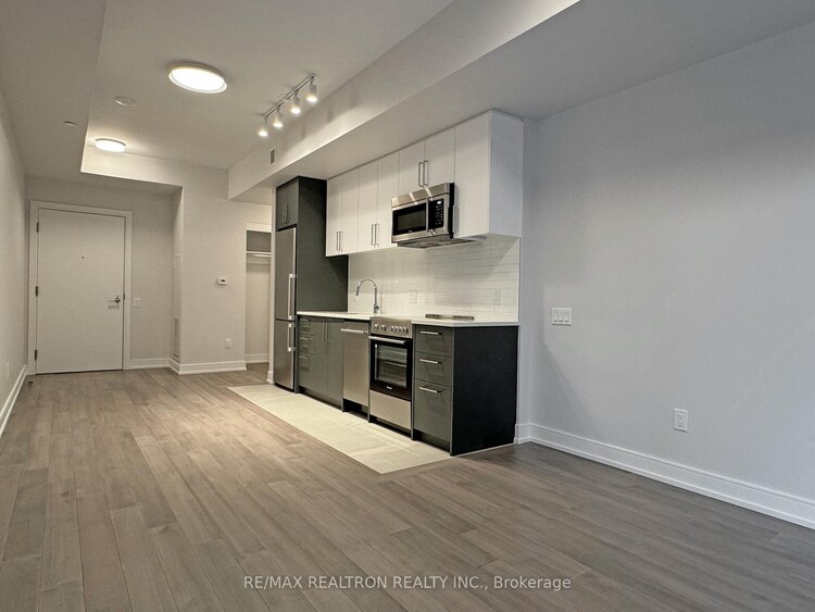 2525 Bathurst Street, Toronto, ON, Forest Hill North