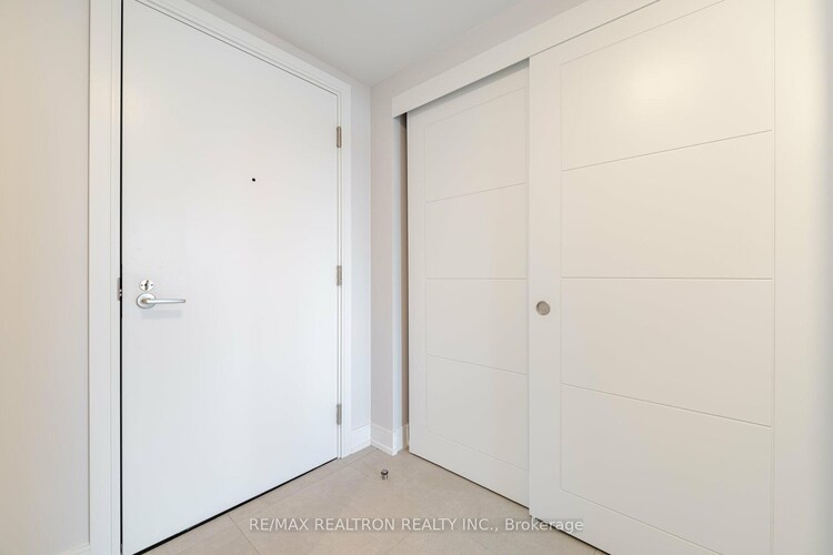 2525 Bathurst Street, Toronto, ON, Forest Hill North