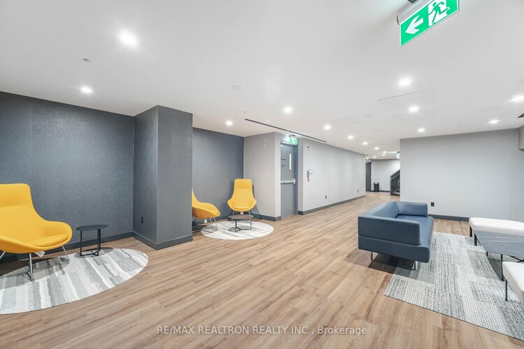 2525 Bathurst Street, Toronto, ON, Forest Hill North