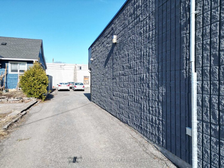 69 Kempster Avenue, Britannia - Lincoln Heights and Area, ON, 6101 - Britannia