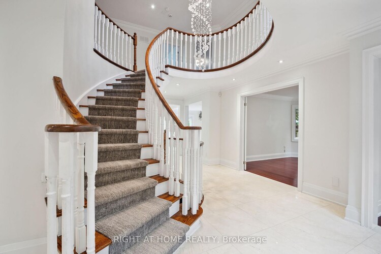 101 Woodgreen Drive, Vaughan, ON, Islington Woods