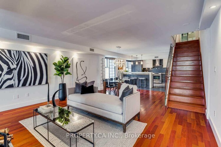 349 St Clair Avenue W, Toronto, ON, Casa Loma