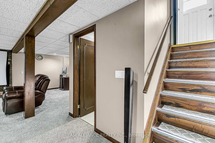 9982 Kenwood Crescent, Windsor, ON, 