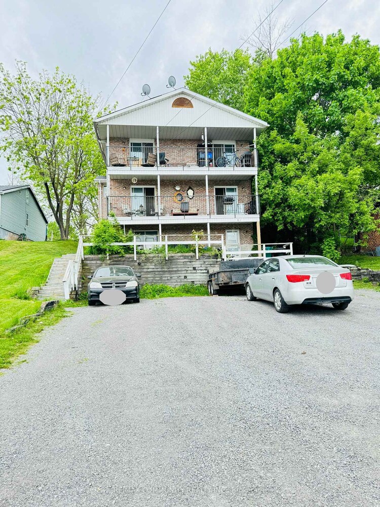 60 Wallbridge Crescent, Belleville, ON, Belleville Ward