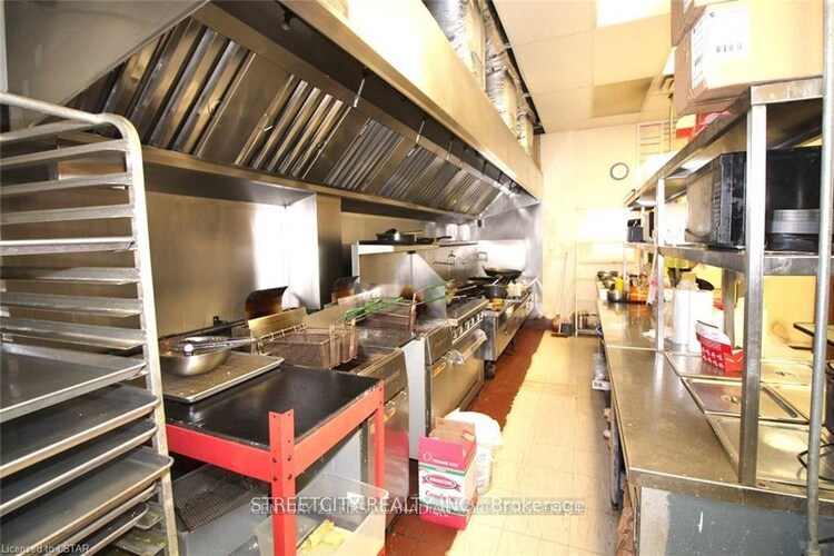 2030 Meadowgate Boulevard, London South, ON, South U