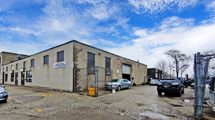 51 TORO Road, Toronto, ON, York University Heights