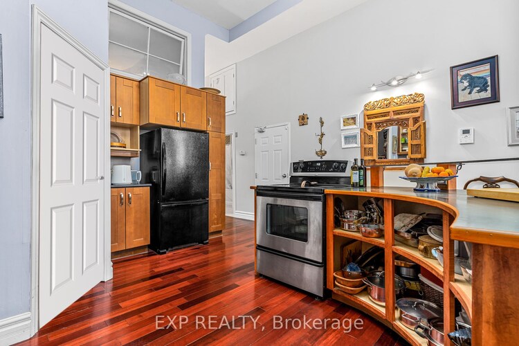 393 Front Street, Belleville, ON, Belleville Ward