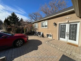 2 Newman Avenue W, York, ON