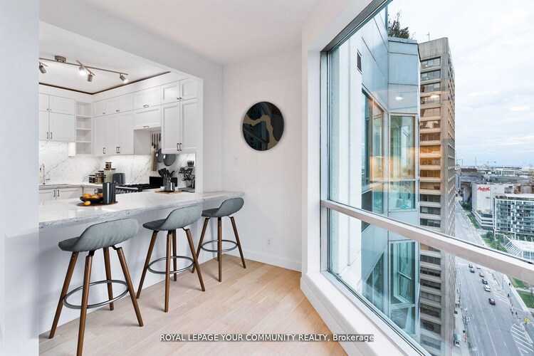 10 Queens Quay W, Toronto, ON, Waterfront Communities C1