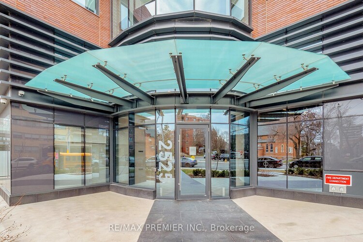 2525 Bathurst Street, Toronto, ON, Forest Hill North