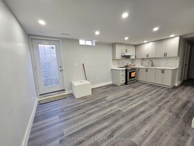 6306 Crickadorn Court N, Peel, ON , MLS #W12644272 , Image - 1