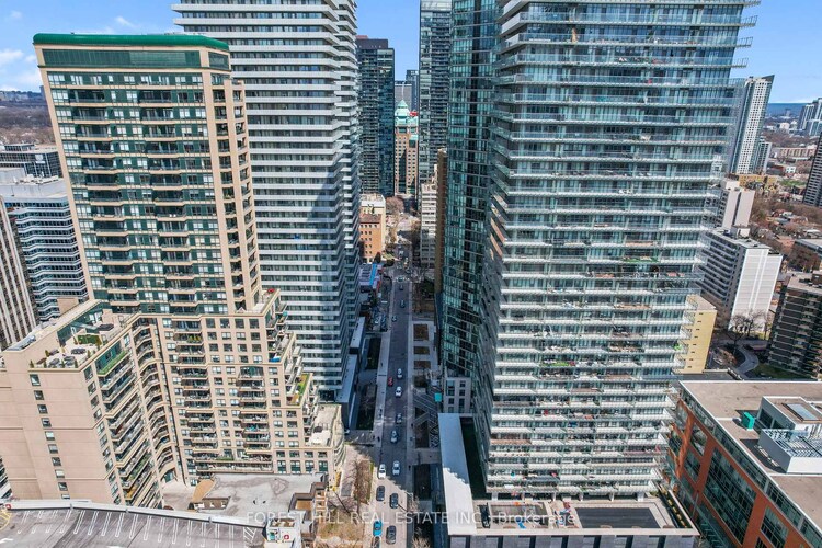 33 Charles Street, Toronto, ON, Bay Street Corridor