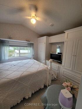 15 Huron Circle, Simcoe, ON , MLS #S12363079 , Image - 1