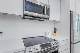 415 Sea Ray Avenue E, Simcoe, ON , MLS #N12085741 , Image - 1