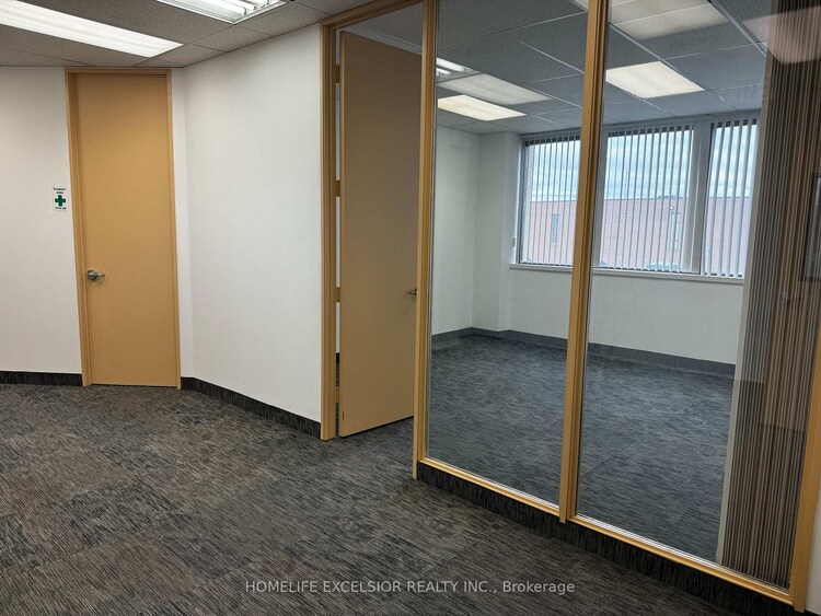 716 Gordon Baker Road, Toronto, ON, Hillcrest Village