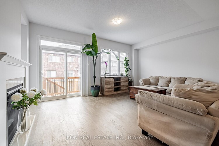 33 Robb Thompson Road E, East Gwillimbury, ON, Mt Albert