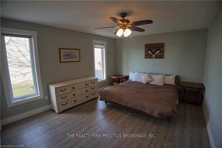 18574 ERIE SHORE Drive, Chatham-Kent, ON, Blenheim