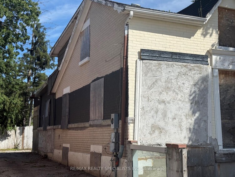 11 Chapel Street, Caledon, ON, Bolton North