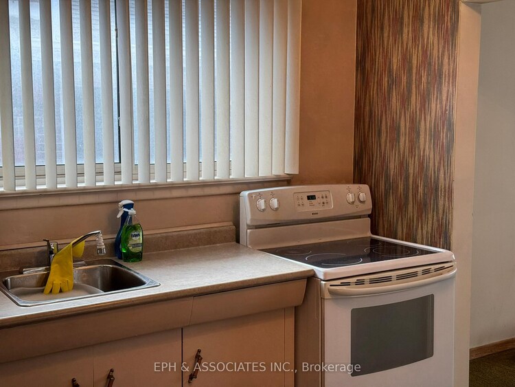 29 Stavely Avenue, Toronto, ON, Kennedy Park