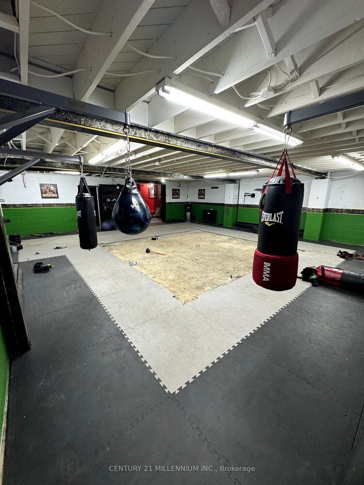 4932 Victora Avenue, Niagara Falls, ON, 210 - Downtown