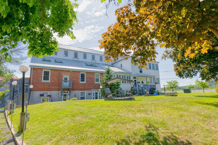 19 Main Street, Westport, ON, 815 - Westport