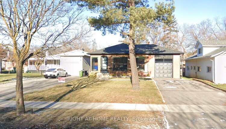 32 Connaught Avenue, Toronto, ON, Newtonbrook West