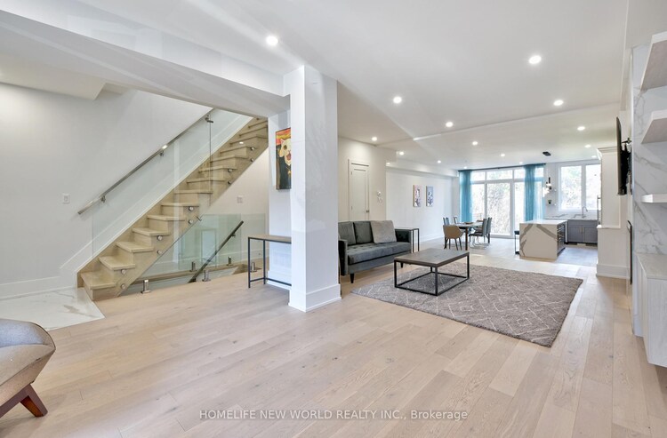 253 Albany Avenue, Toronto, ON, Annex