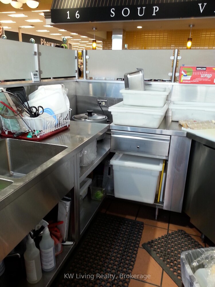 2911 Major Mackenzie Drive W, Vaughan, ON, Maple