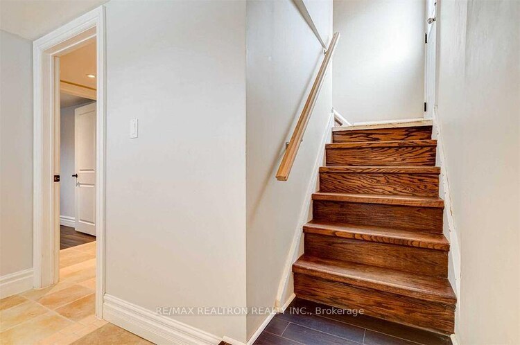 68 Nelson Street, Toronto, ON, Woburn