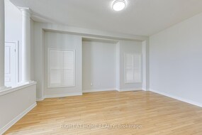 8 Hackamore Court, Hamilton, ON