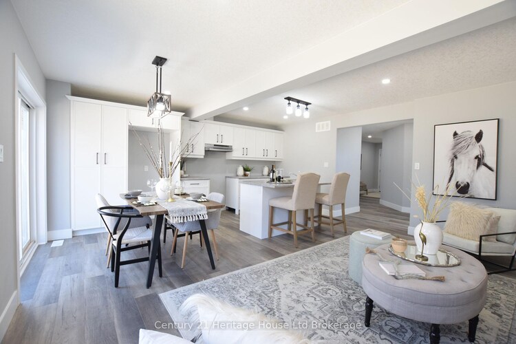 305 SIMCOE Street, Woodstock, ON, Woodstock - South