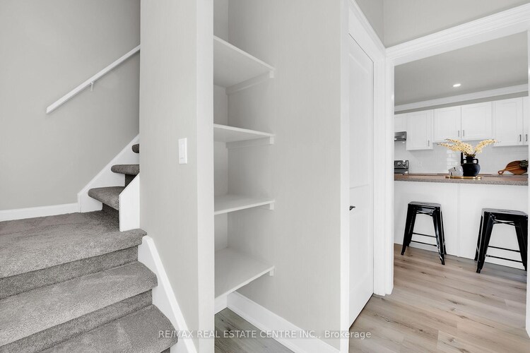 70 Robins Avenue, Hamilton, ON, Crown Point