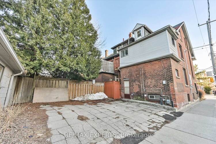 18 Barton Avenue, Toronto, ON, Annex
