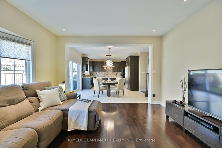 32 Brightside Avenue, Richmond Hill, ON, Jefferson