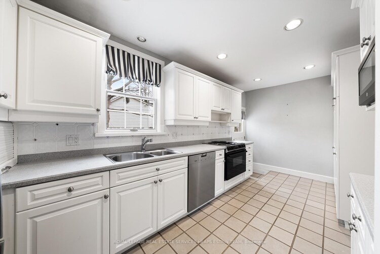 51 Hanna Road, Toronto, ON, Leaside