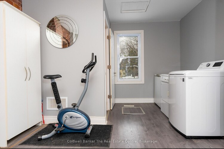 24 Elizabeth Street W, Clearview, ON, Creemore