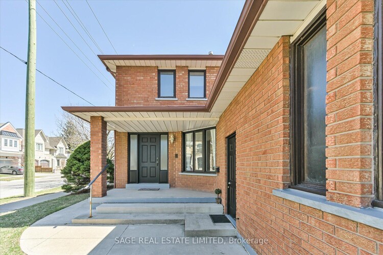 1 Goa Court, Toronto, ON, Alderwood