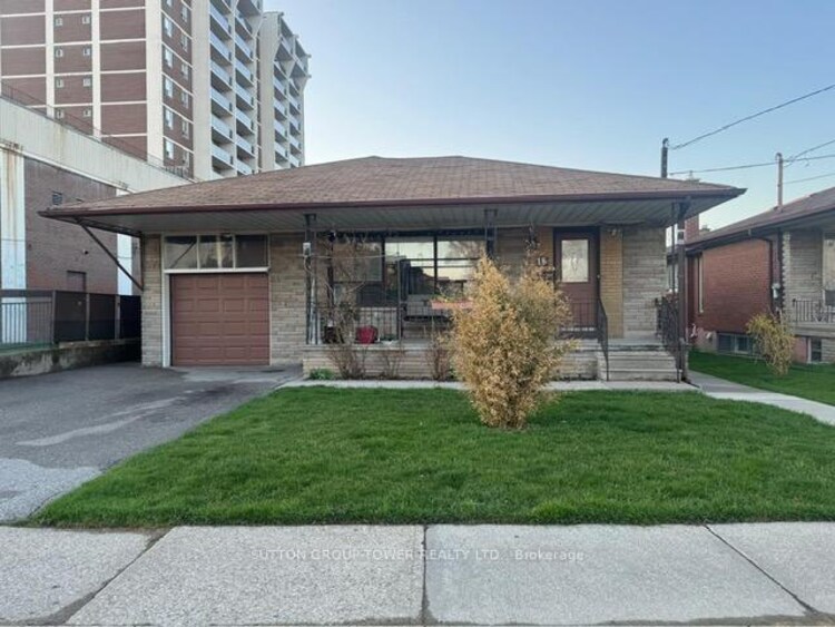 16 Marshlynn Avenue, Toronto, ON, Rustic