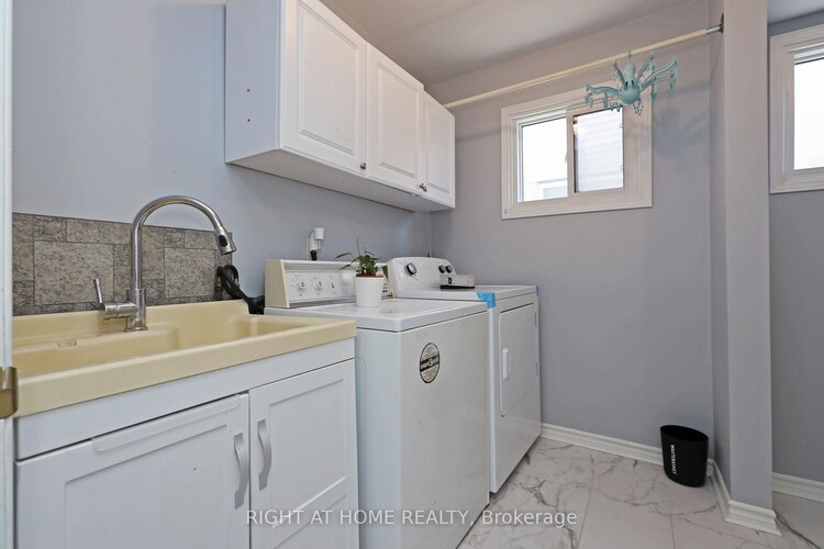 32 Chapman Drive, Ajax, ON, Central