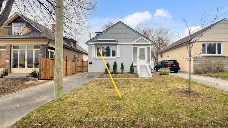 102 Newport Avenue, Toronto, ON, Oakridge