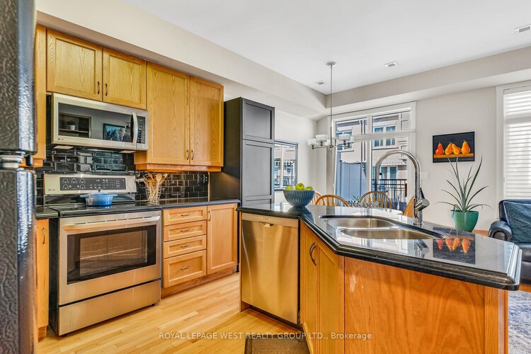16 Yachters Lane, Toronto, ON, Mimico