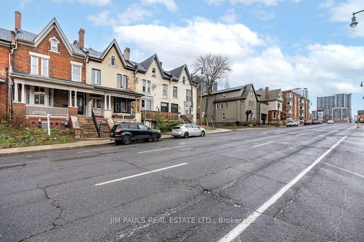 282 Main Street W, Hamilton, ON, Strathcona