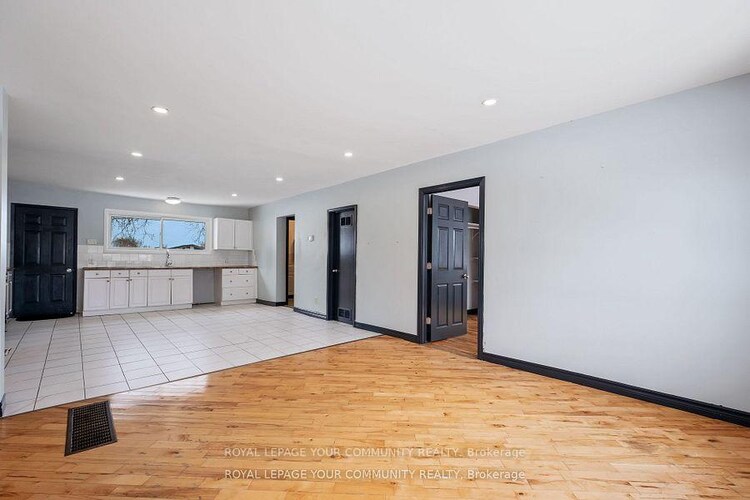 7813 Mulhern Street, Niagara Falls, ON, 213 - Ascot