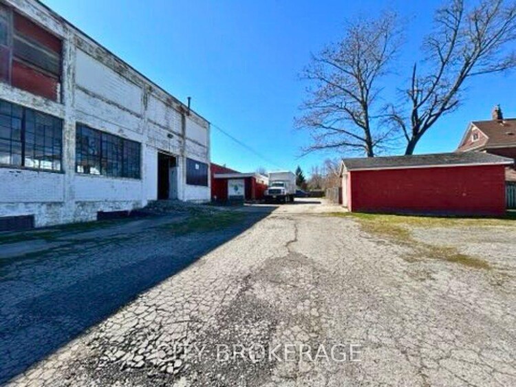 5059 Palmer Avenue, Niagara Falls, ON, 210 - Downtown