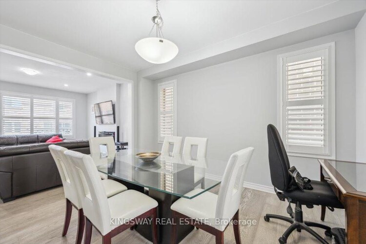 688 Kennedy Circle W, Milton, ON, 1026 - CB Cobban